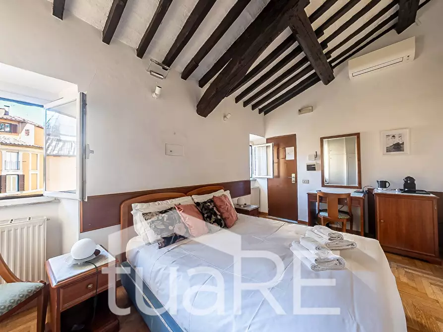 Immagine 2 di Appartamento in vendita  in Via Dei Chiavari a Roma