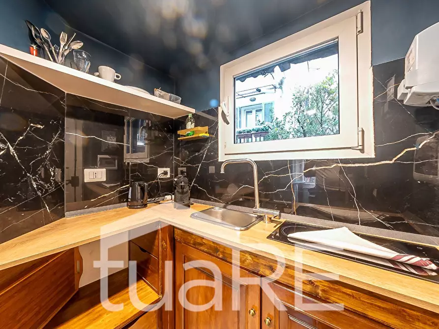 Immagine 7 di Appartamento in vendita  in Via Dei Chiavari a Roma