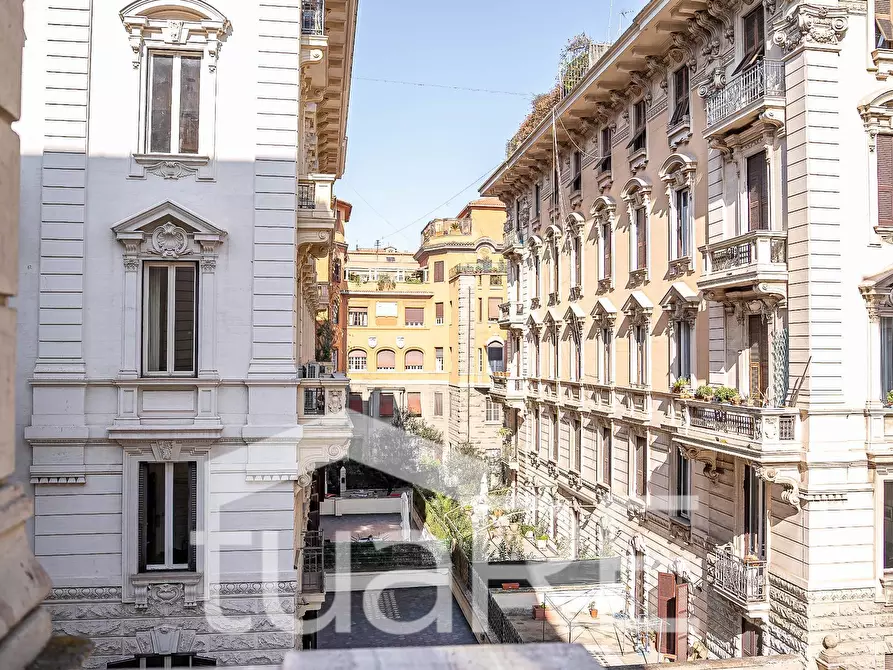 Immagine 30 di Appartamento in vendita  in Via Giuseppe Pisanelli a Roma