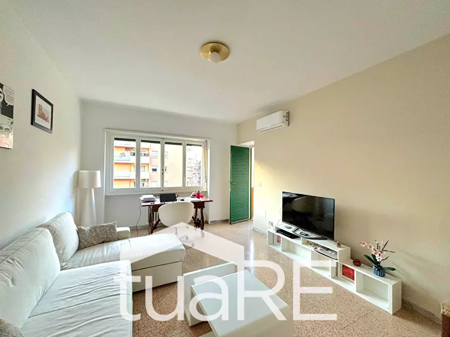 Immagine 2 di Appartamento in vendita  in Via Valsesia a Roma