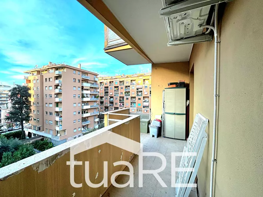 Immagine 6 di Appartamento in vendita  in Via Valsesia a Roma