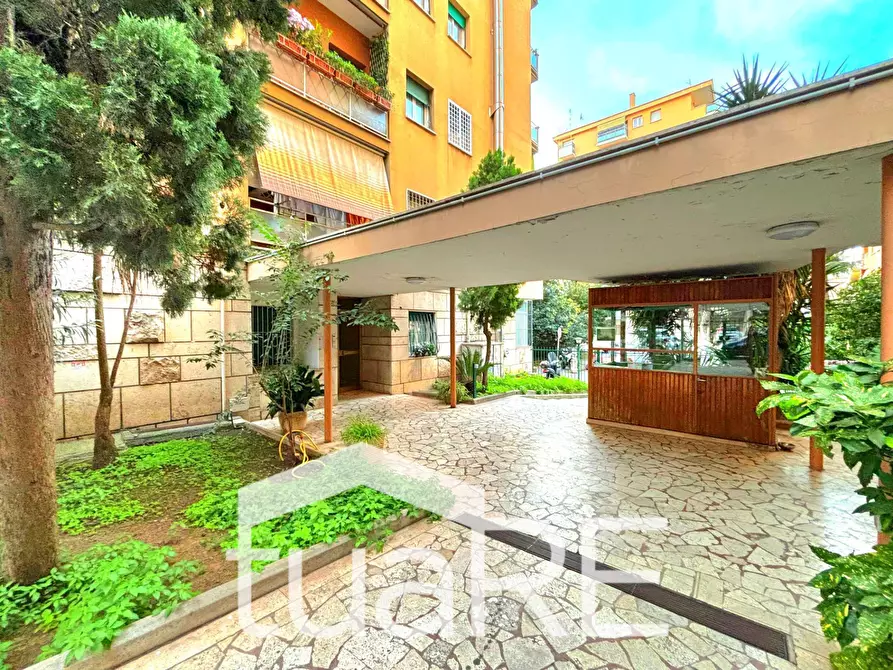 Immagine 22 di Appartamento in vendita  in Via Valsesia a Roma