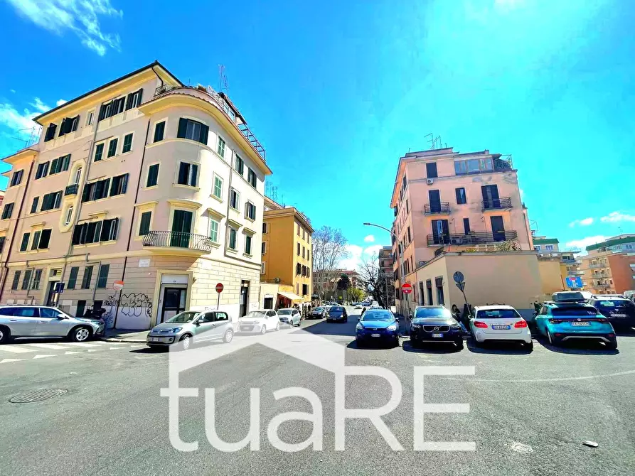 Immagine 3 di Appartamento in vendita  in Via Latina a Roma