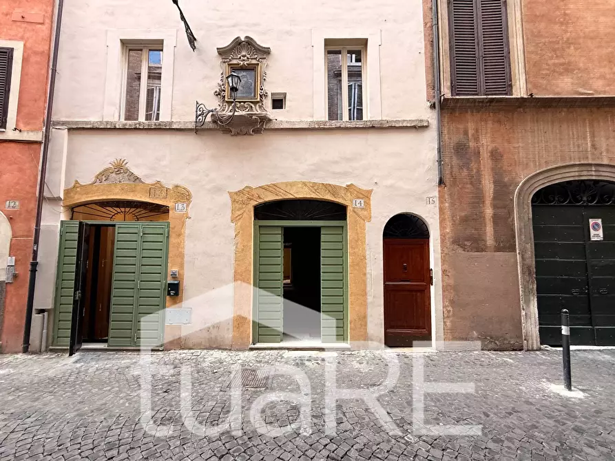 Immagine 5 di Negozio in vendita  in Via Di Monserrato a Roma