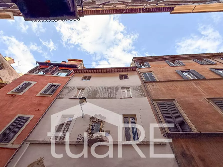 Immagine 8 di Negozio in vendita  in Via Di Monserrato a Roma