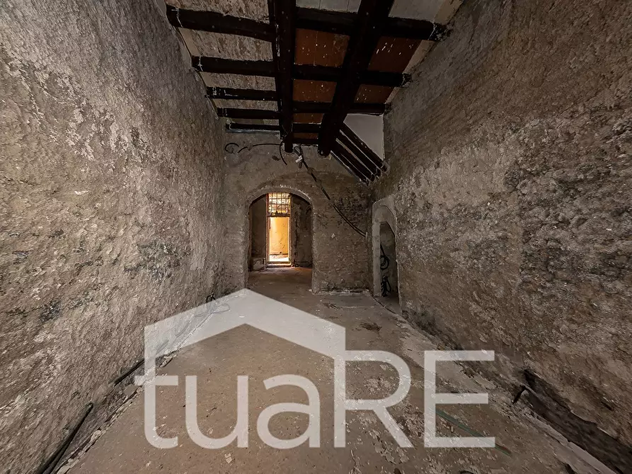 Immagine 20 di Negozio in vendita  in Via Di Monserrato a Roma