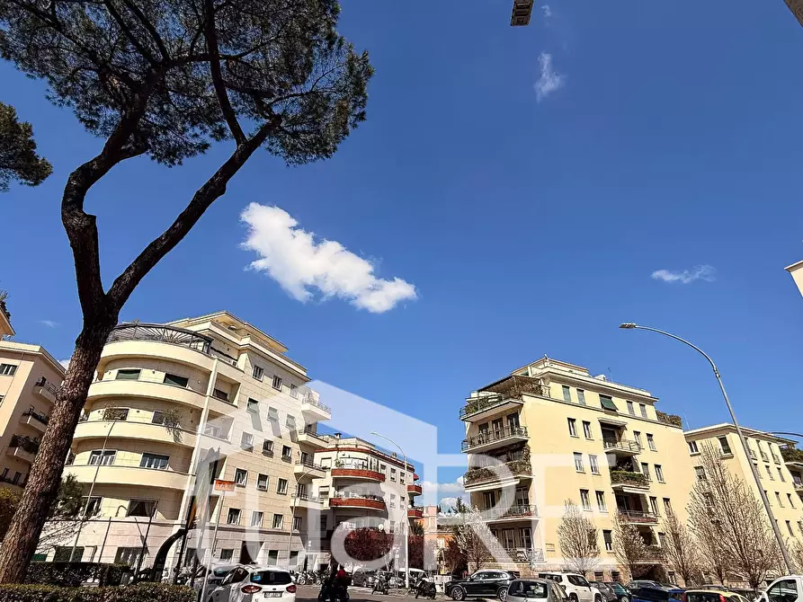 Immagine 10 di Box auto in vendita  in Viale Bruno Buozzi a Roma