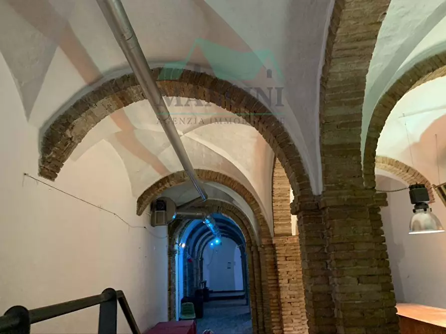Immagine 11 di Locale commerciale in vendita  in MURA OCCIDENTALI a Jesi