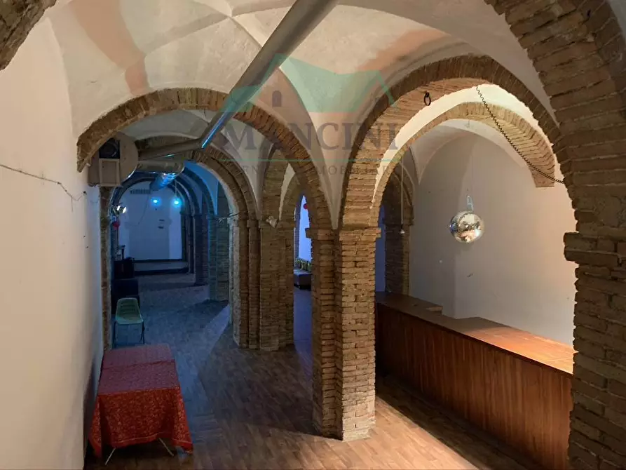 Immagine 5 di Locale commerciale in vendita  in MURA OCCIDENTALI a Jesi