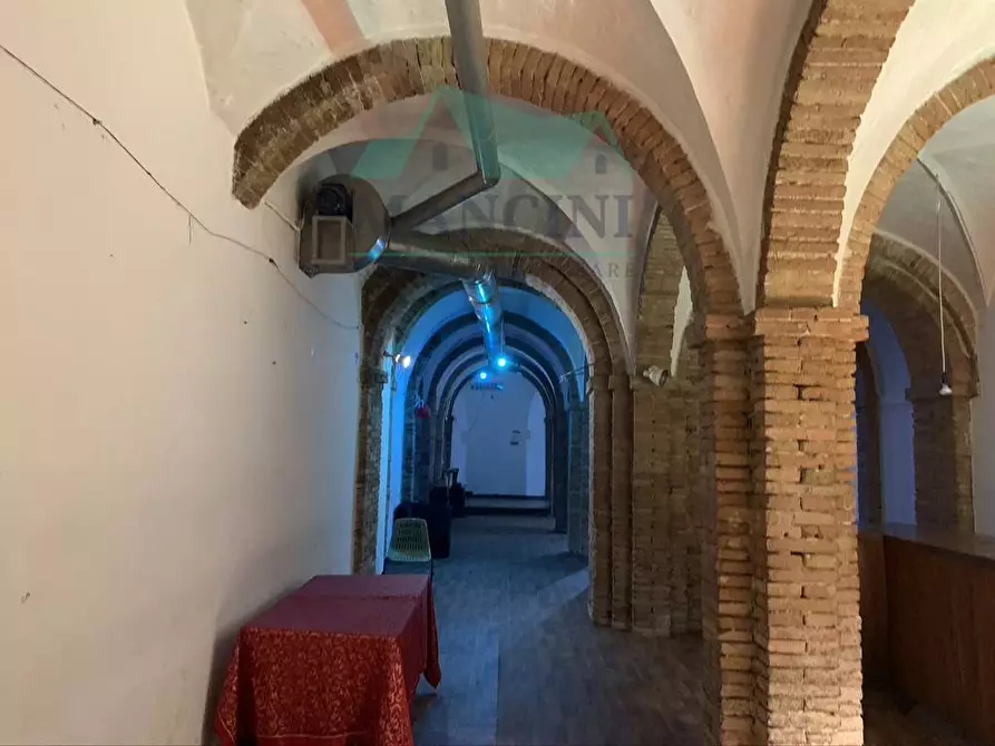 Immagine 6 di Locale commerciale in vendita  in MURA OCCIDENTALI a Jesi
