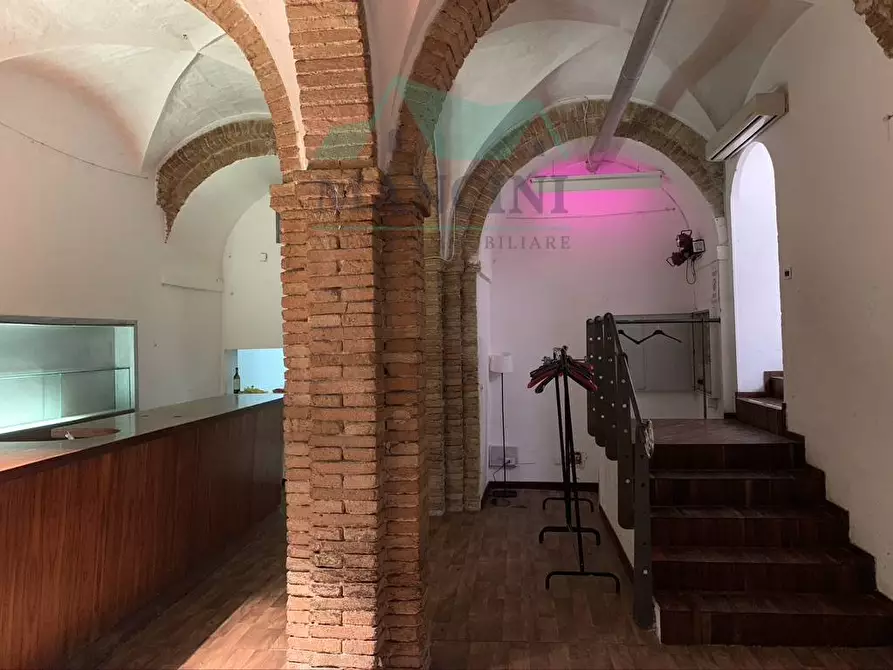 Immagine 16 di Locale commerciale in vendita  in MURA OCCIDENTALI a Jesi
