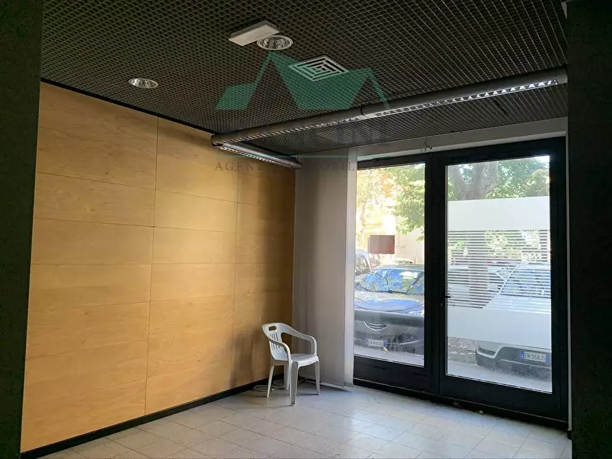 Immagine 6 di Attività commerciale in affitto  in VITTORIA a Jesi