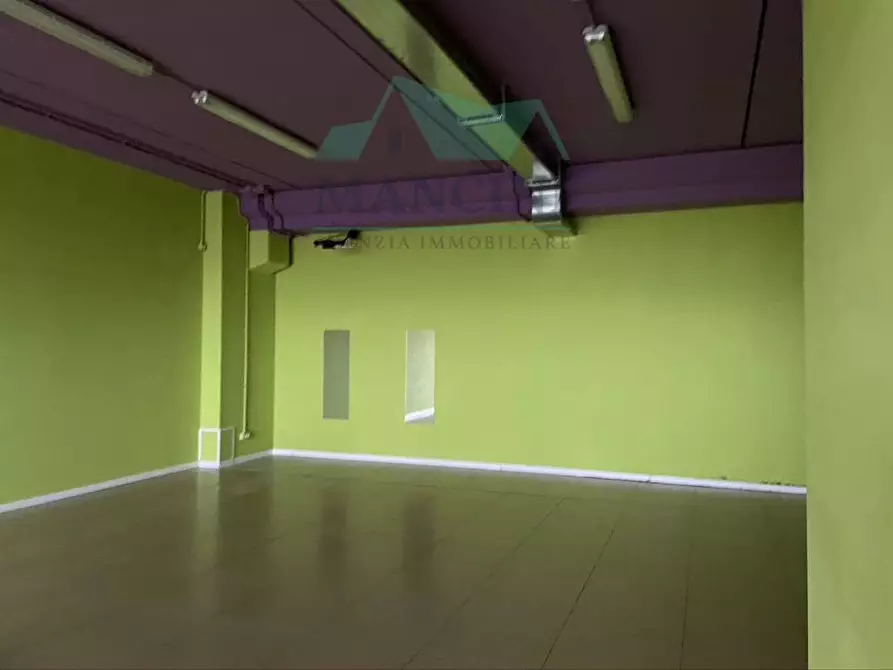 Immagine 5 di Locale commerciale in affitto  in GALLODORO a Jesi