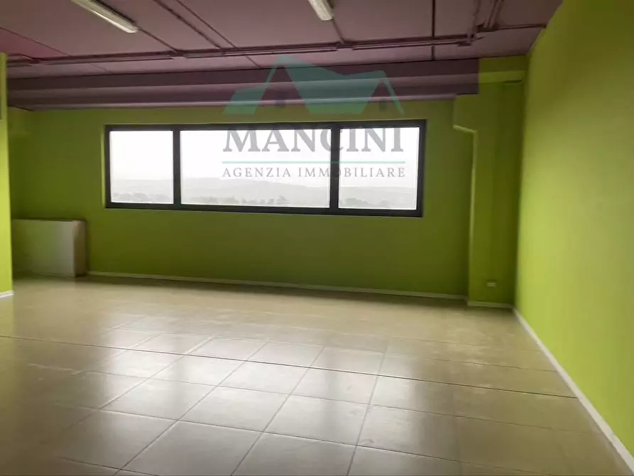 Immagine 4 di Locale commerciale in affitto  in GALLODORO a Jesi