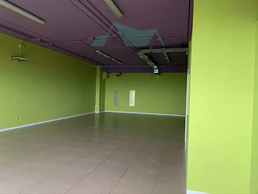 Immagine 6 di Locale commerciale in affitto  in GALLODORO a Jesi