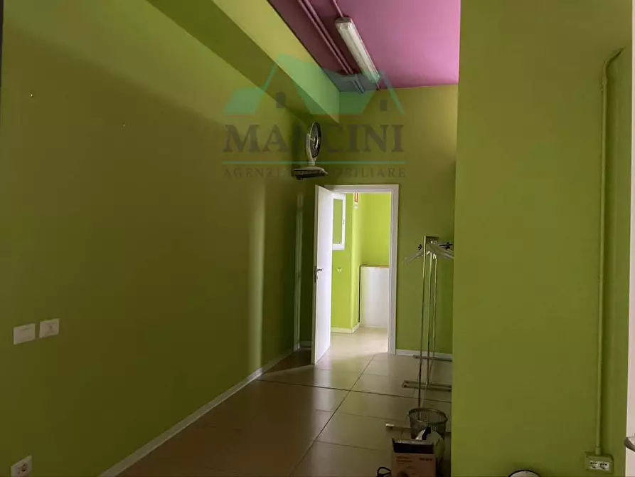 Immagine 7 di Locale commerciale in affitto  in GALLODORO a Jesi