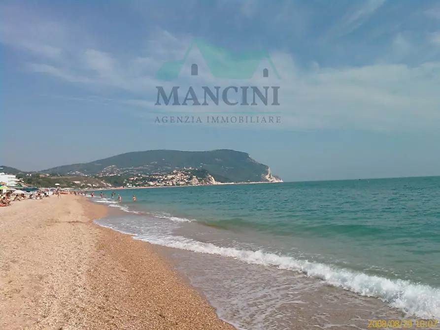 Immagine 11 di Villetta a schiera in vendita  in URBINO a Numana