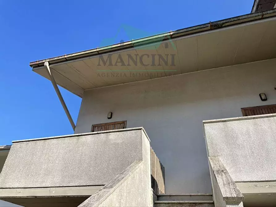 Immagine 8 di Villetta a schiera in vendita  in URBINO a Numana