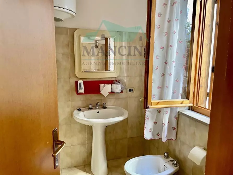 Immagine 7 di Villetta a schiera in vendita  in URBINO a Numana