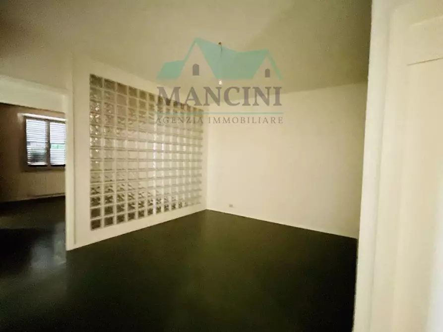 Immagine 2 di Ufficio in affitto  in MATTEOTTI a Jesi