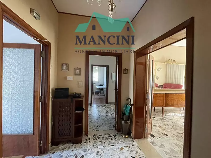 Immagine 4 di Appartamento in vendita  in VERDI a Jesi