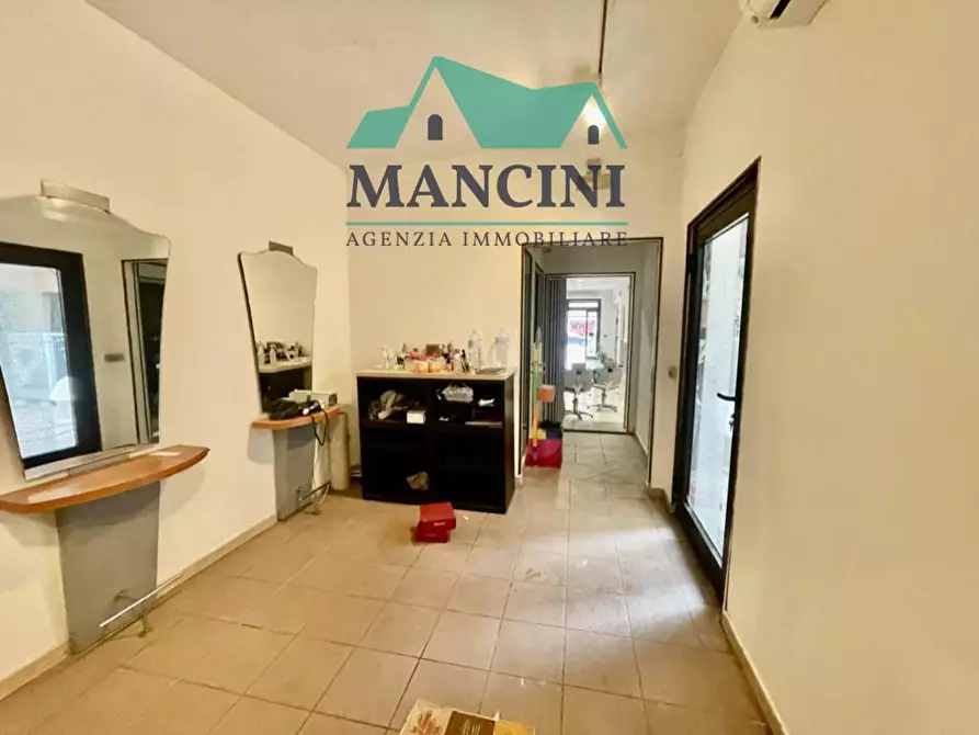 Immagine 3 di Negozio in affitto  in VIA GIUSEPPE GARIBALDI a Jesi