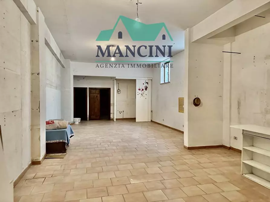 Immagine 27 di Casa indipendente in vendita  in VIALE MARCHE a Cupramontana