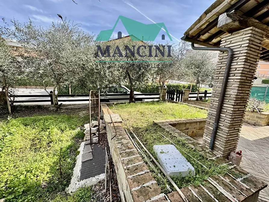 Immagine 21 di Casa indipendente in vendita  in VIALE MARCHE a Cupramontana