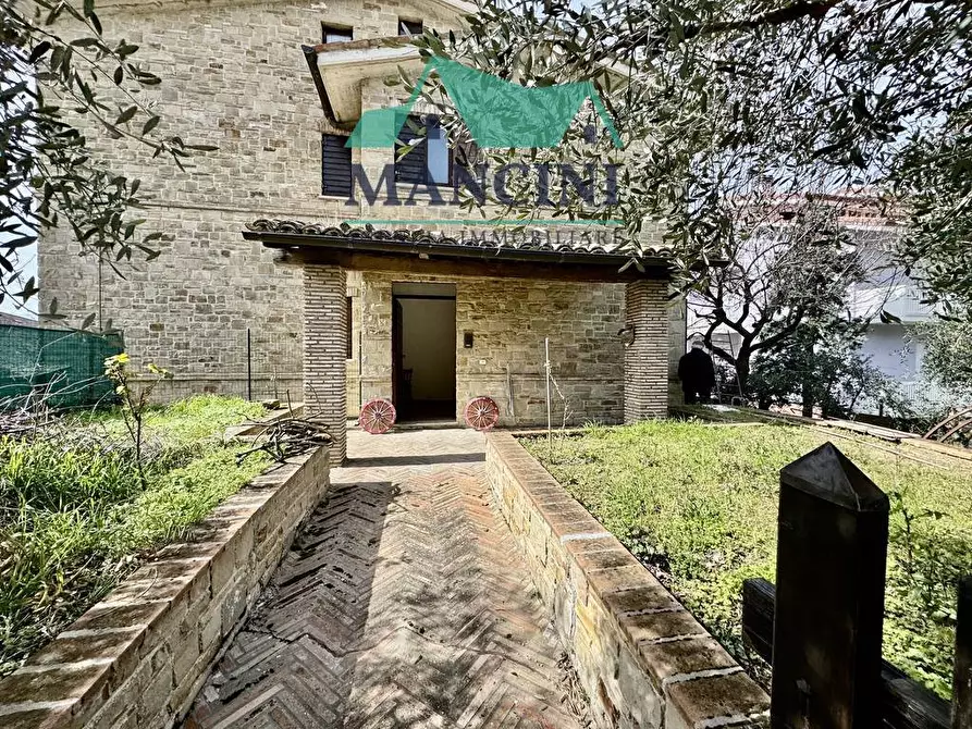 Immagine 22 di Casa indipendente in vendita  in VIALE MARCHE a Cupramontana