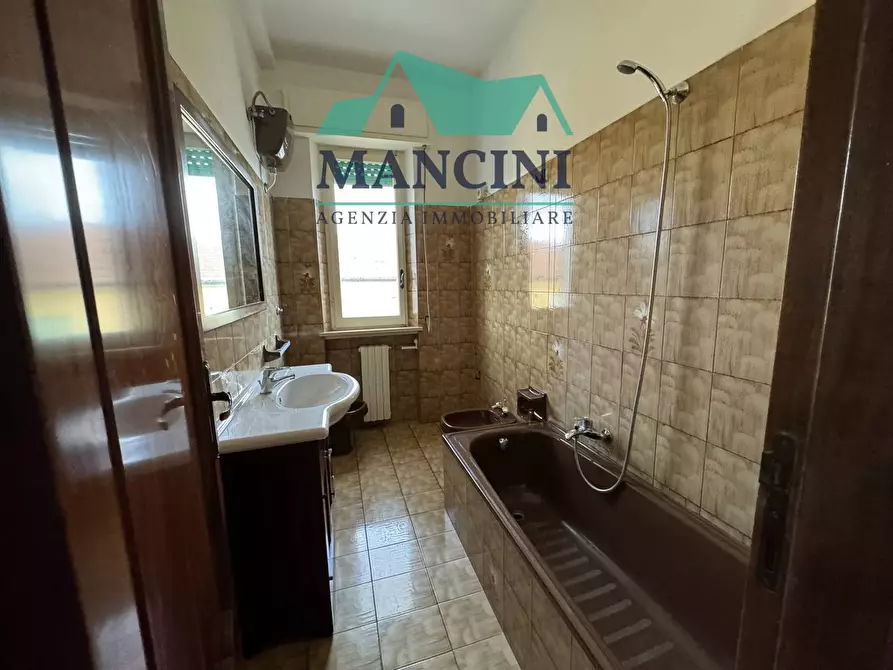 Immagine 11 di Appartamento in vendita  in VIA CALABRIA a Jesi