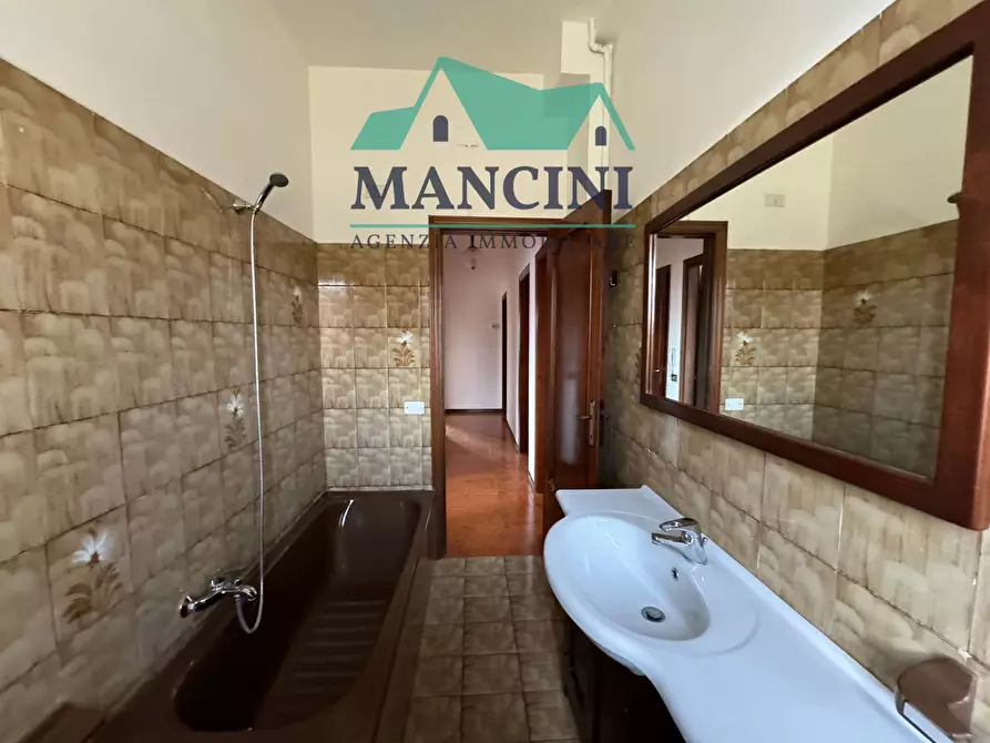 Immagine 13 di Appartamento in vendita  in VIA CALABRIA a Jesi