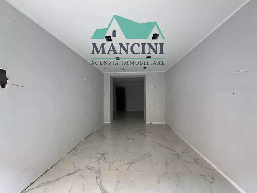 Immagine 2 di Attività commerciale in affitto  in MATTEOTTI a Jesi