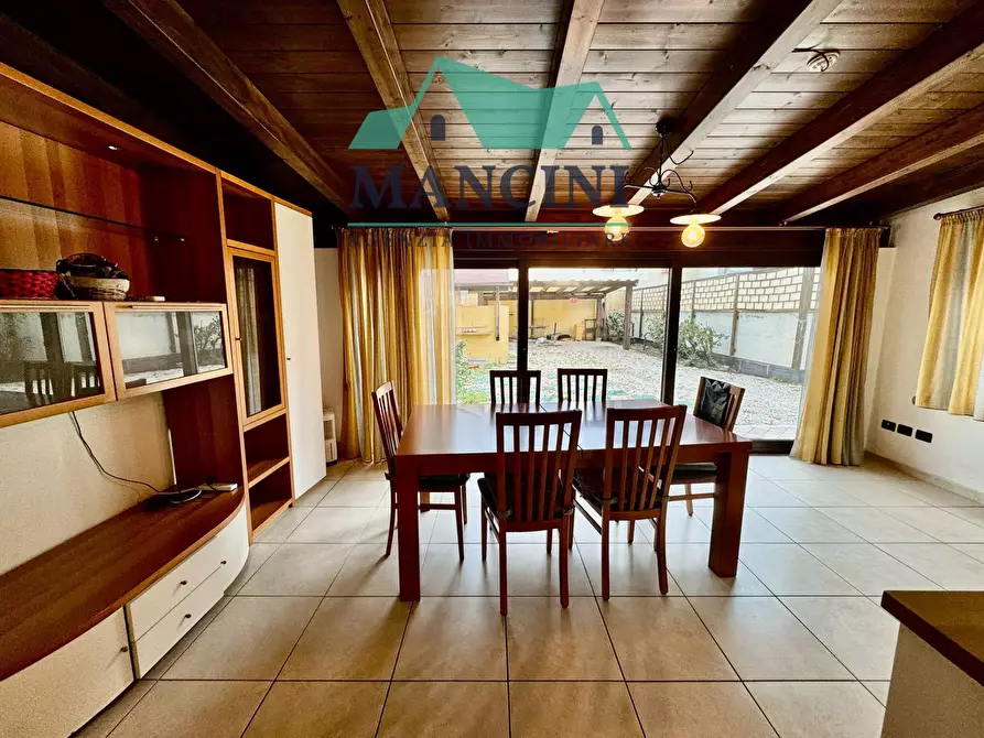 Immagine 1 di Appartamento in affitto  in trieste a Jesi