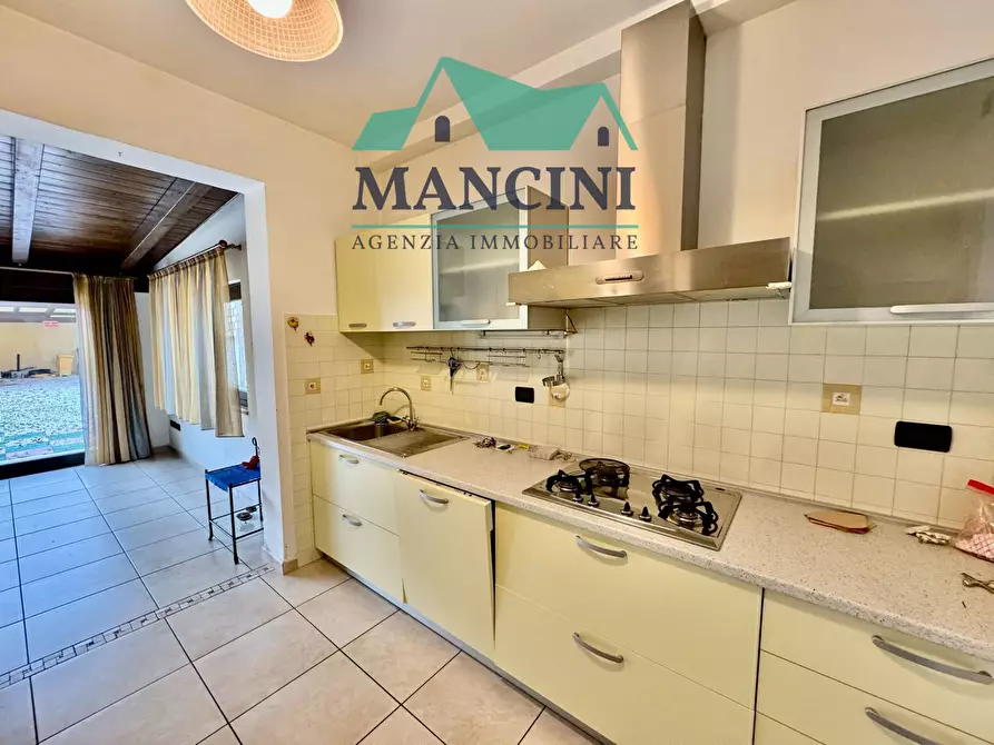 Immagine 8 di Appartamento in affitto  in trieste a Jesi