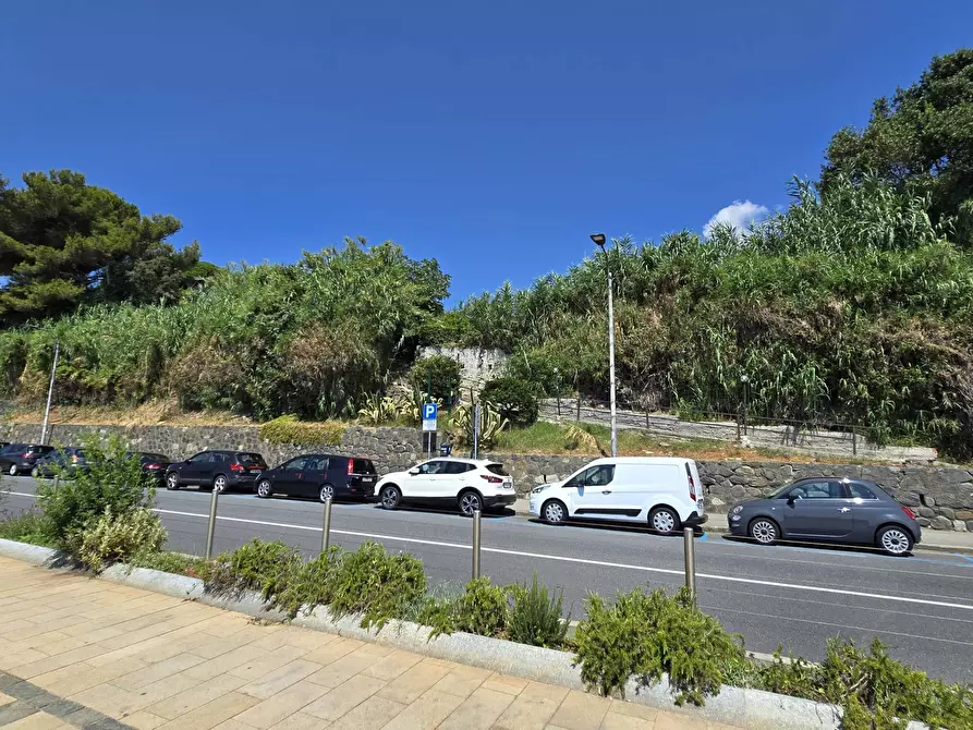 Immagine 18 di Negozio in affitto  in salita della costa a Cogoleto