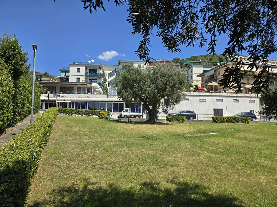 Immagine 20 di Negozio in affitto  in salita della costa a Cogoleto