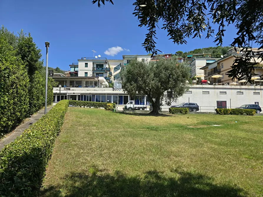 Immagine 24 di Negozio in affitto  in salita della costa a Cogoleto