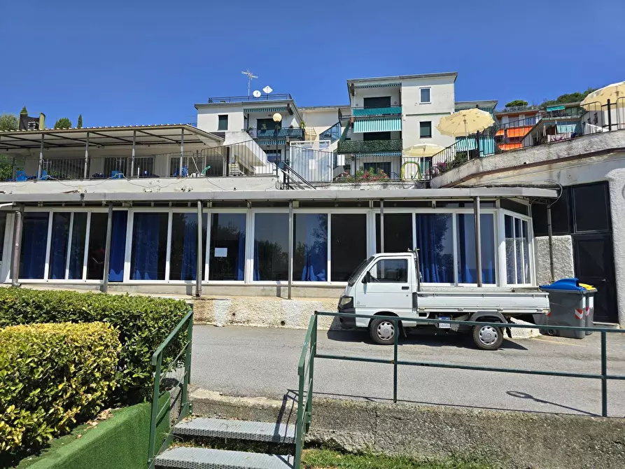 Immagine 29 di Negozio in affitto  in salita della costa a Cogoleto