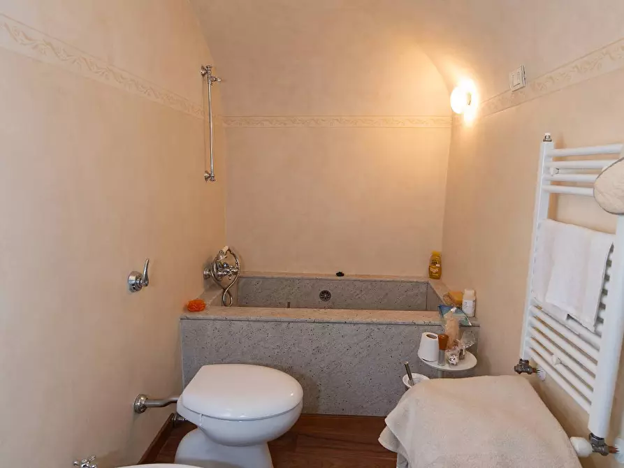 Immagine 18 di Appartamento in vendita  in via giuseppe mazzini a Lozzolo