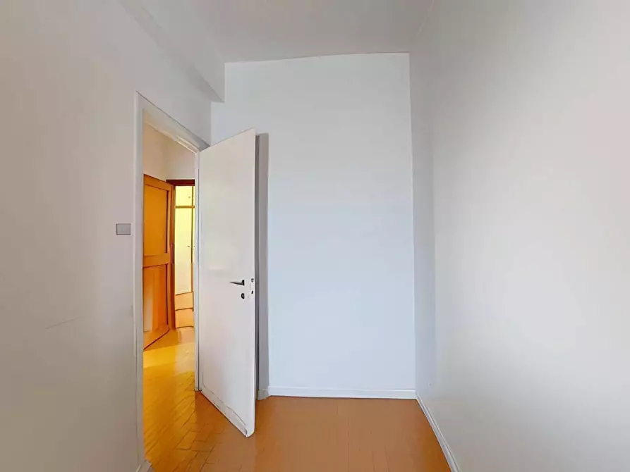 Immagine 12 di Appartamento in vendita  in Via Vincenzo Ussani a Roma