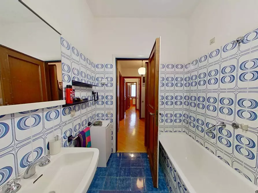 Immagine 20 di Appartamento in vendita  in Via Vincenzo Ussani a Roma