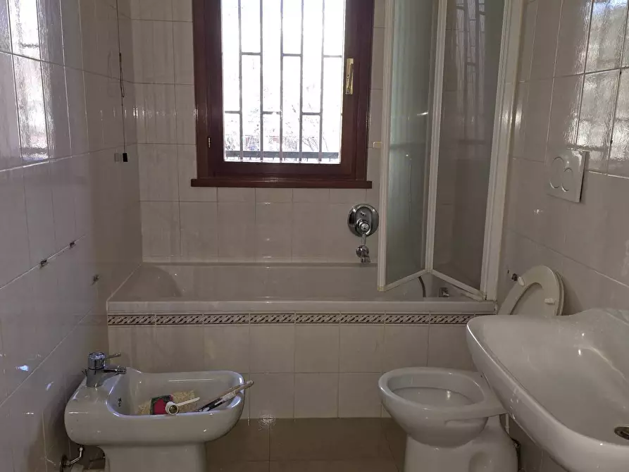 Immagine 15 di Appartamento in vendita  in Via Degli Odescalchi a Milano