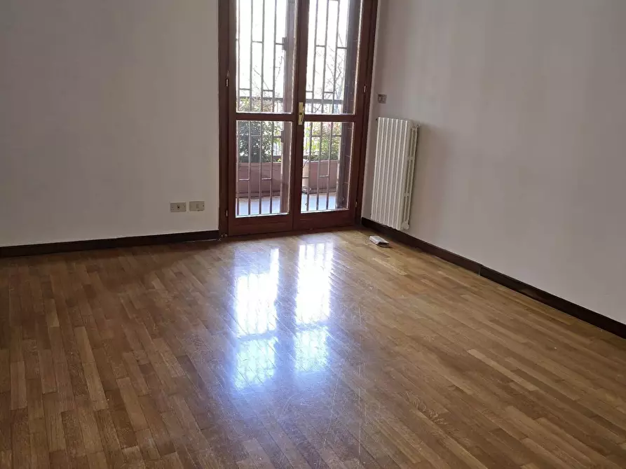 Immagine 11 di Appartamento in vendita  in Via Degli Odescalchi a Milano