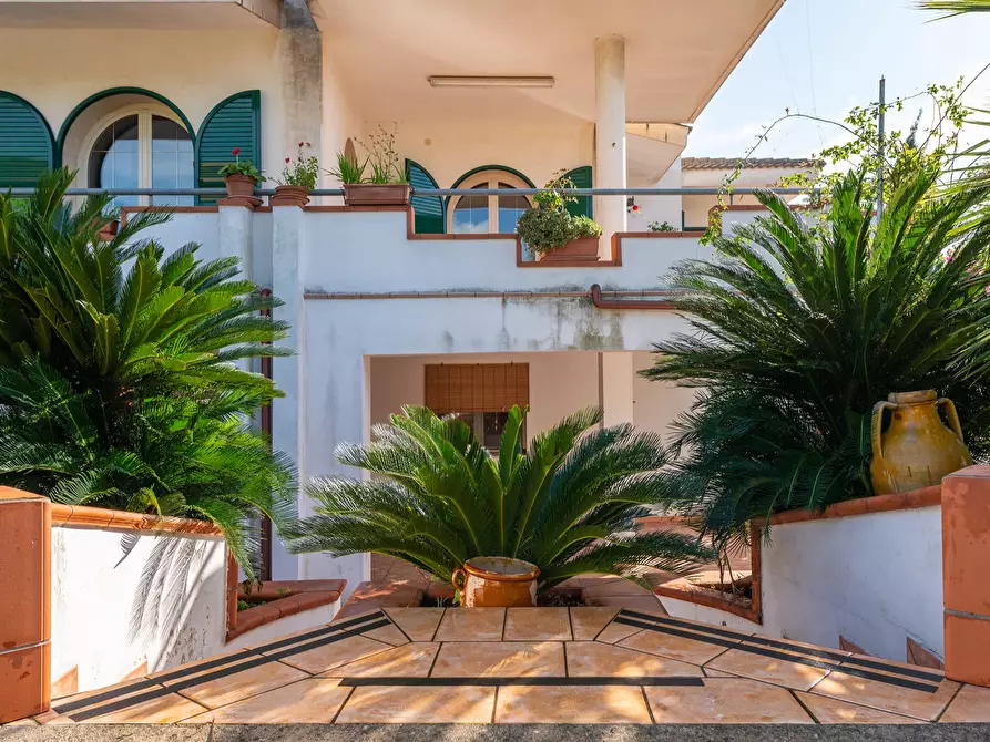 Immagine 6 di Villa in vendita  in Via Ippolito Nievo a Avetrana