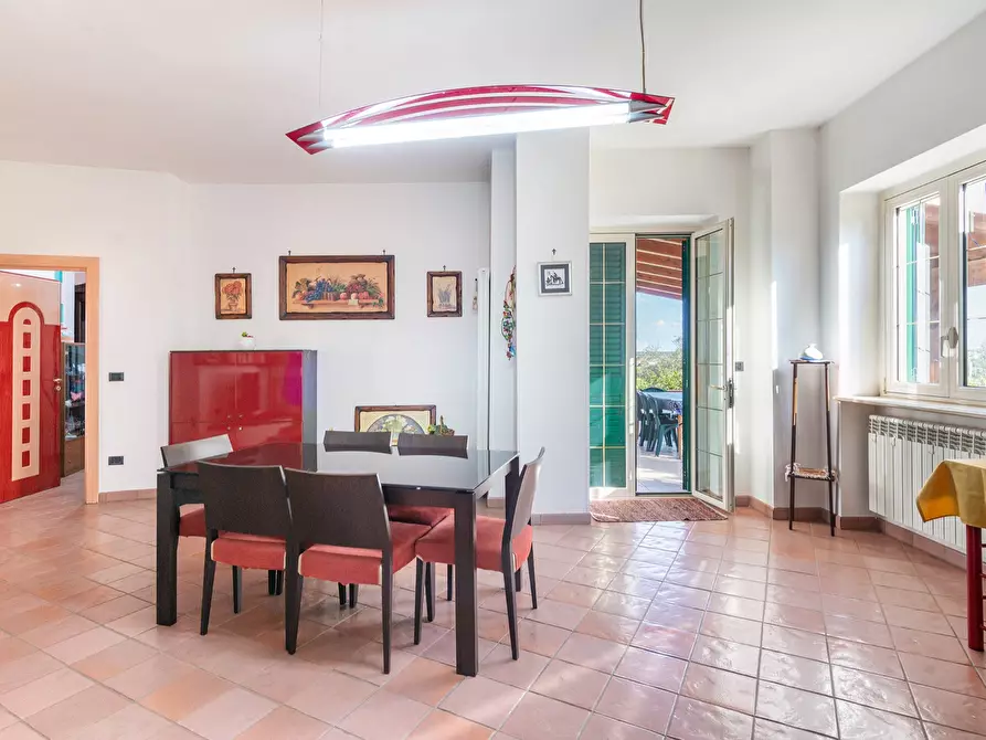 Immagine 11 di Villa in vendita  in Via Ippolito Nievo a Avetrana