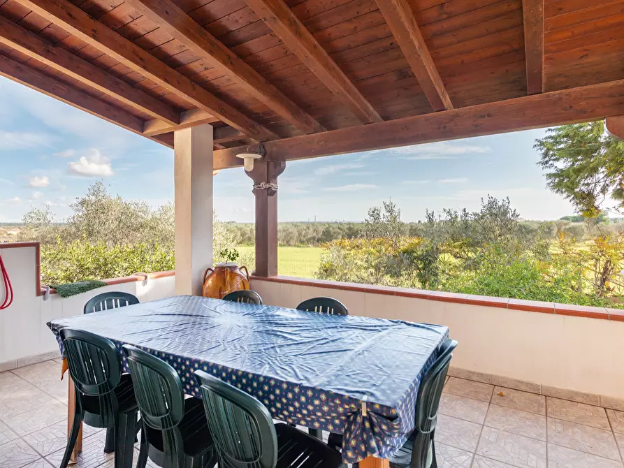 Immagine 3 di Villa in vendita  in Via Ippolito Nievo a Avetrana