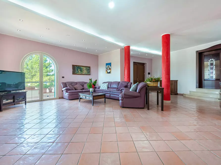 Immagine 2 di Villa in vendita  in Via Ippolito Nievo a Avetrana