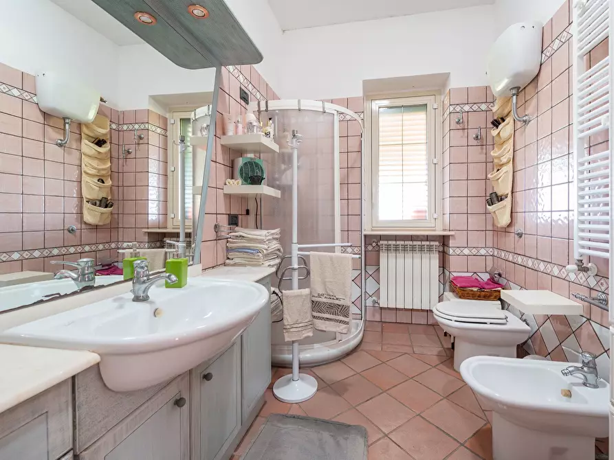 Immagine 12 di Villa in vendita  in Via Ippolito Nievo a Avetrana