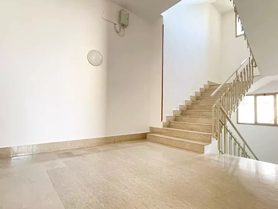 Immagine 17 di Appartamento in vendita  in via E. A. Mario a Lecce