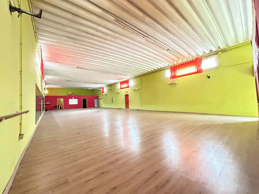 Immagine 5 di Capannone industriale in vendita  in via Italo Calvino a Lecce